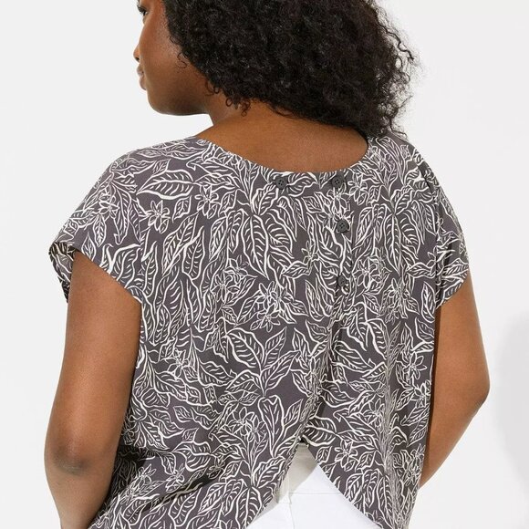 Torrid Island Silk Dolman Cross Back Crop Top in Size 1 (14/16) - Picture 7 of 12